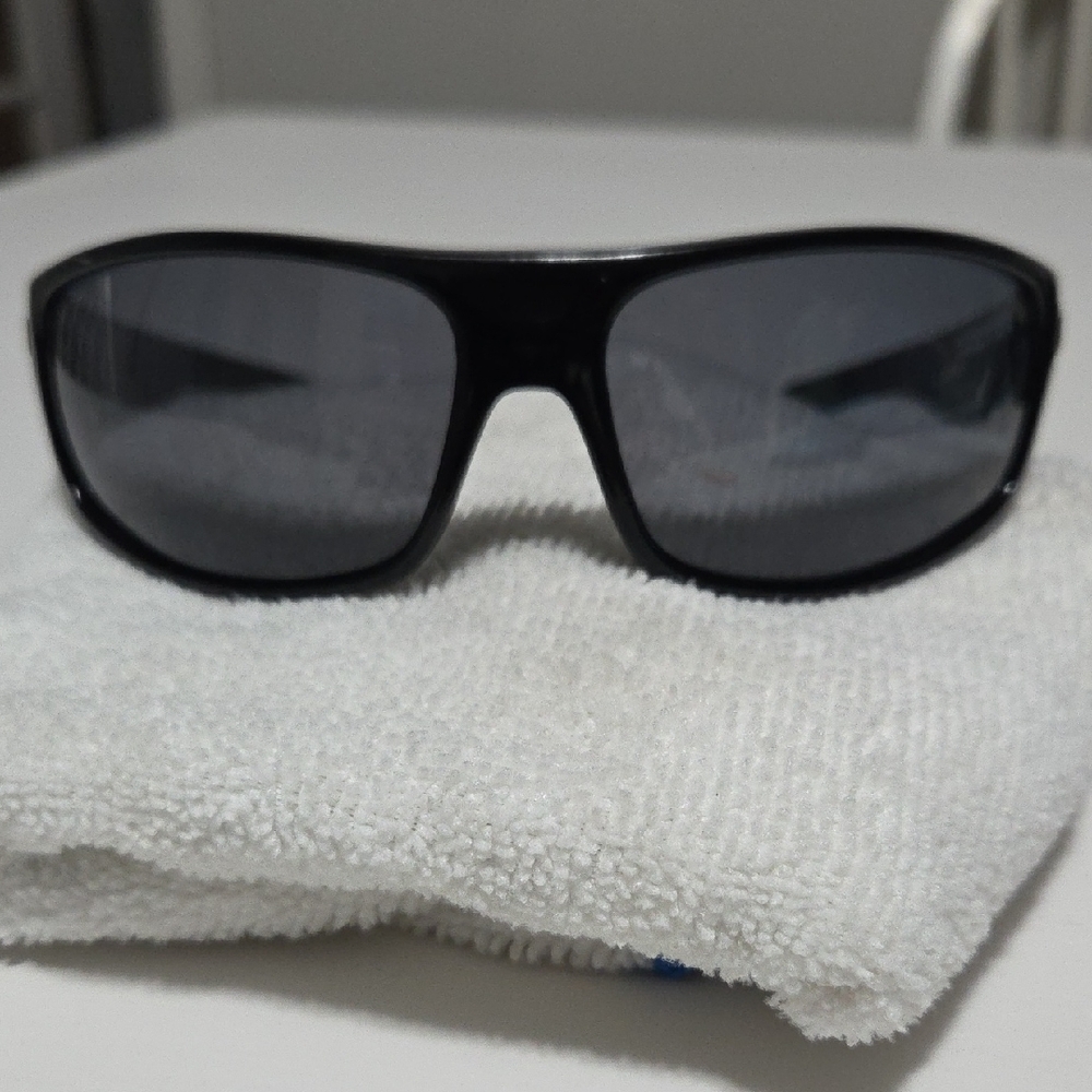 Pugs Polarized Sunglasses 1402